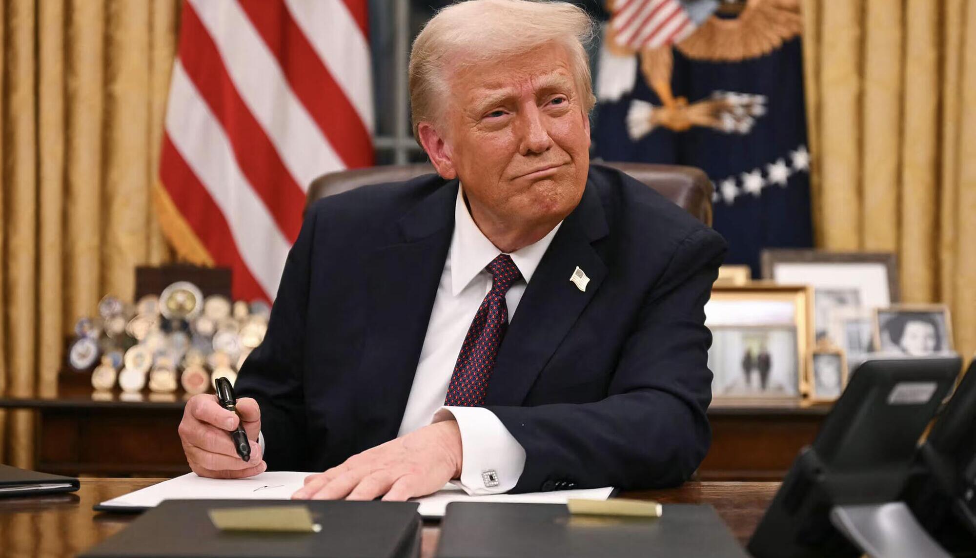 Donald Trump Cesar Rojo